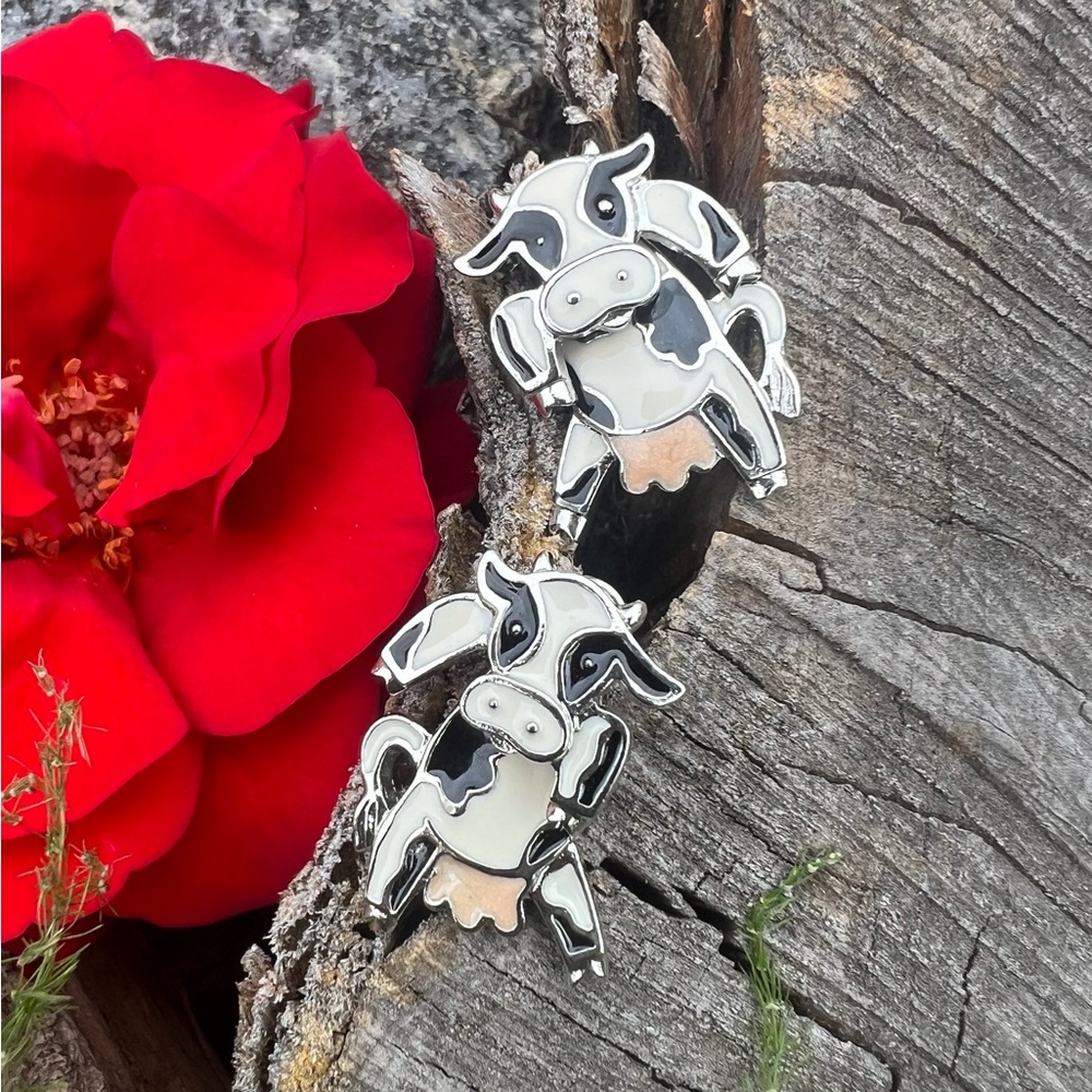 VINTAGE Cow enamel articulated earrings